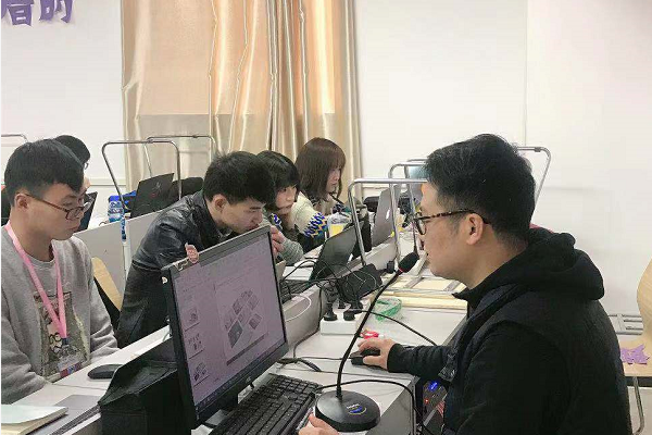 ui設計培訓機構(gòu)的學生是怎么學習的？